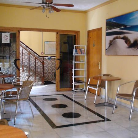 Отель Hostal Tarik Тарифа Экстерьер фото