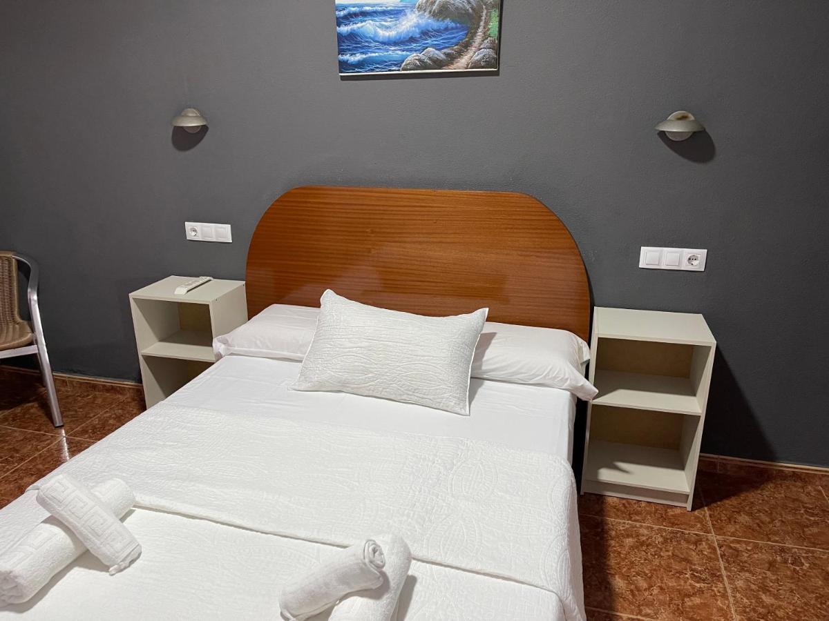 Отель Hostal Tarik Тарифа Экстерьер фото