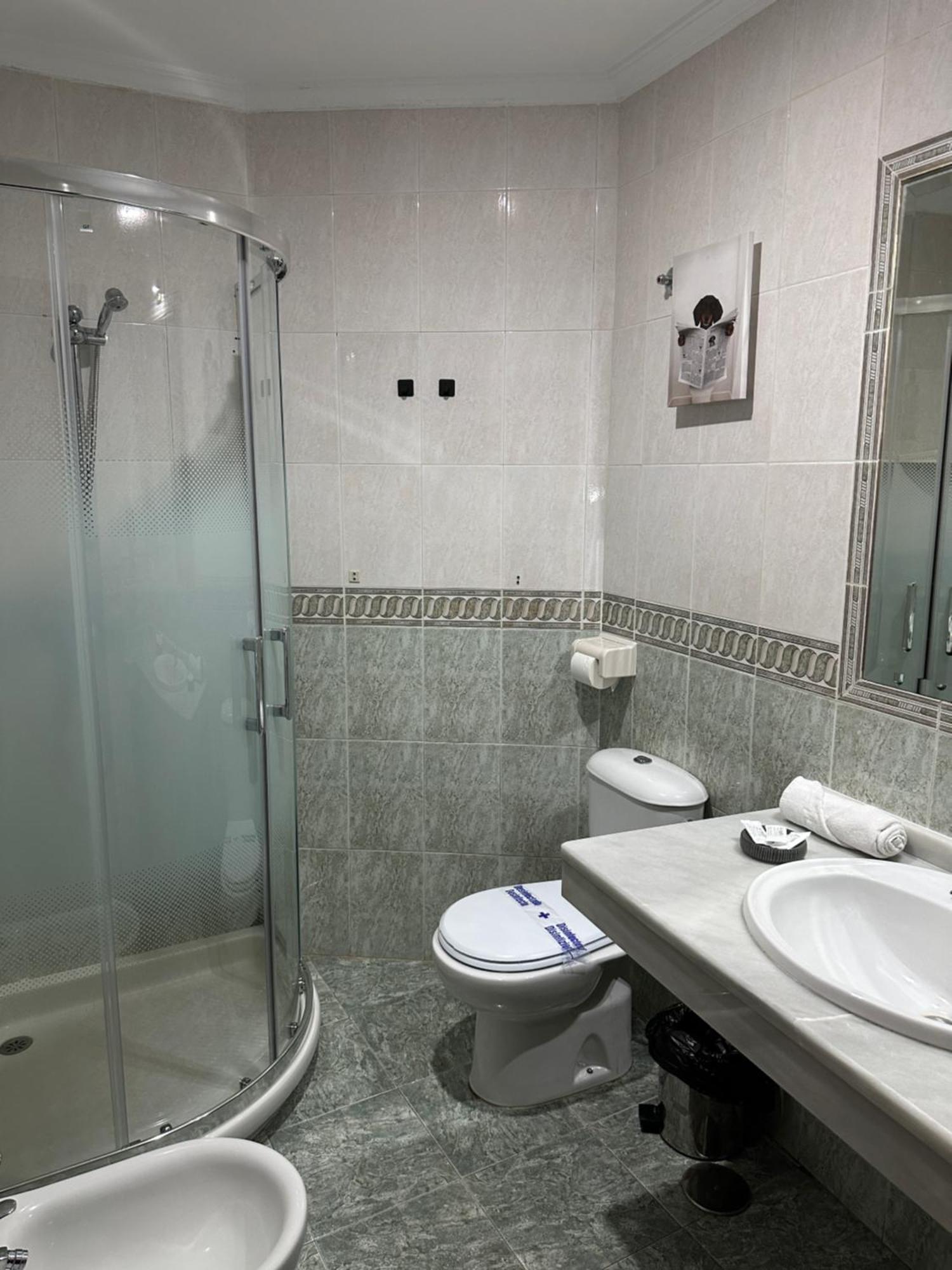 Отель Hostal Tarik Тарифа Экстерьер фото