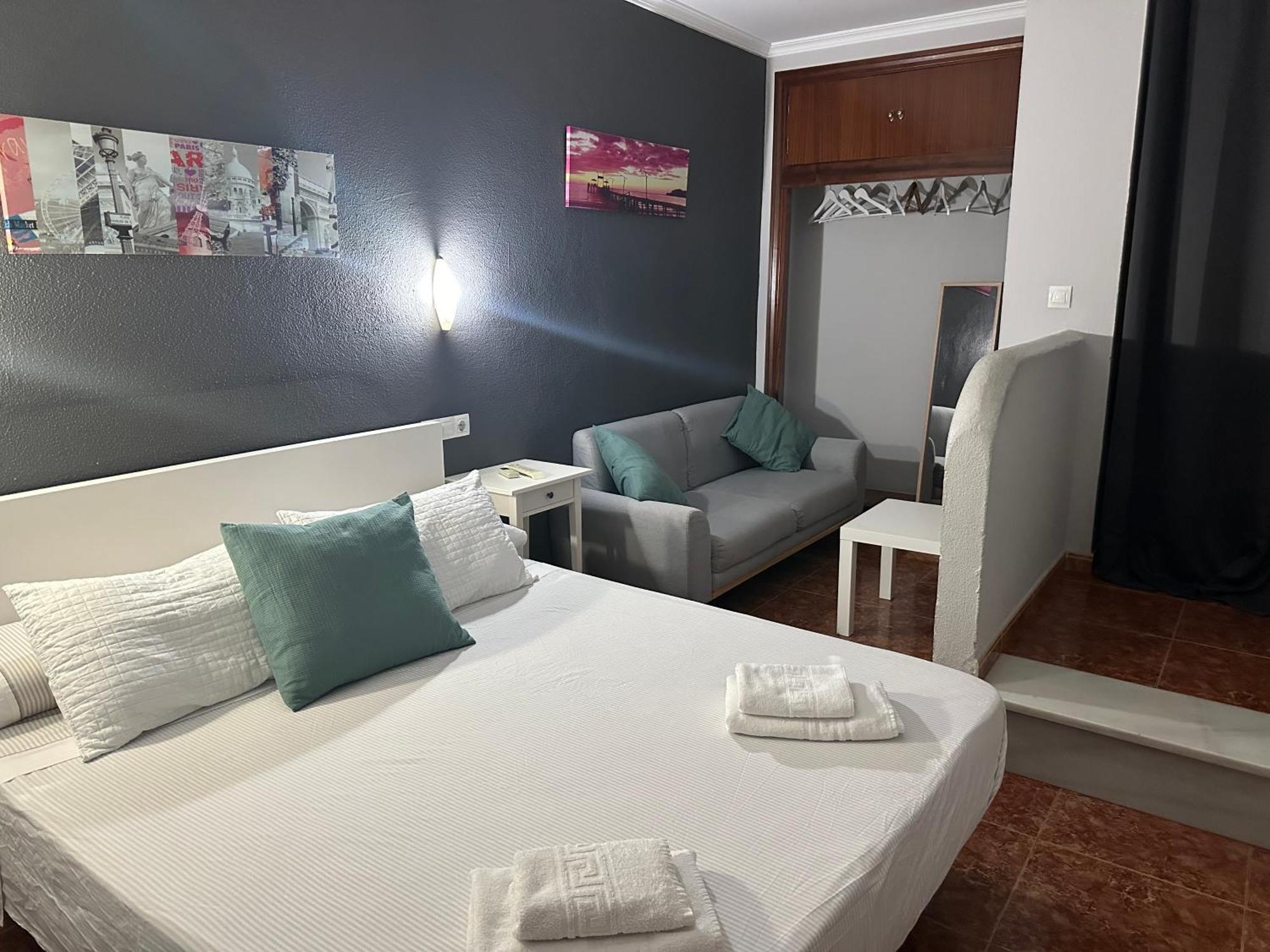 Отель Hostal Tarik Тарифа Экстерьер фото