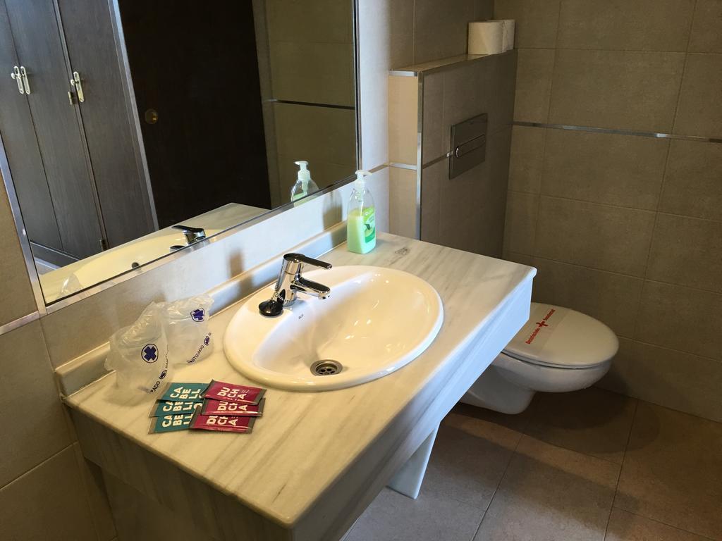 Отель Hostal Tarik Тарифа Экстерьер фото