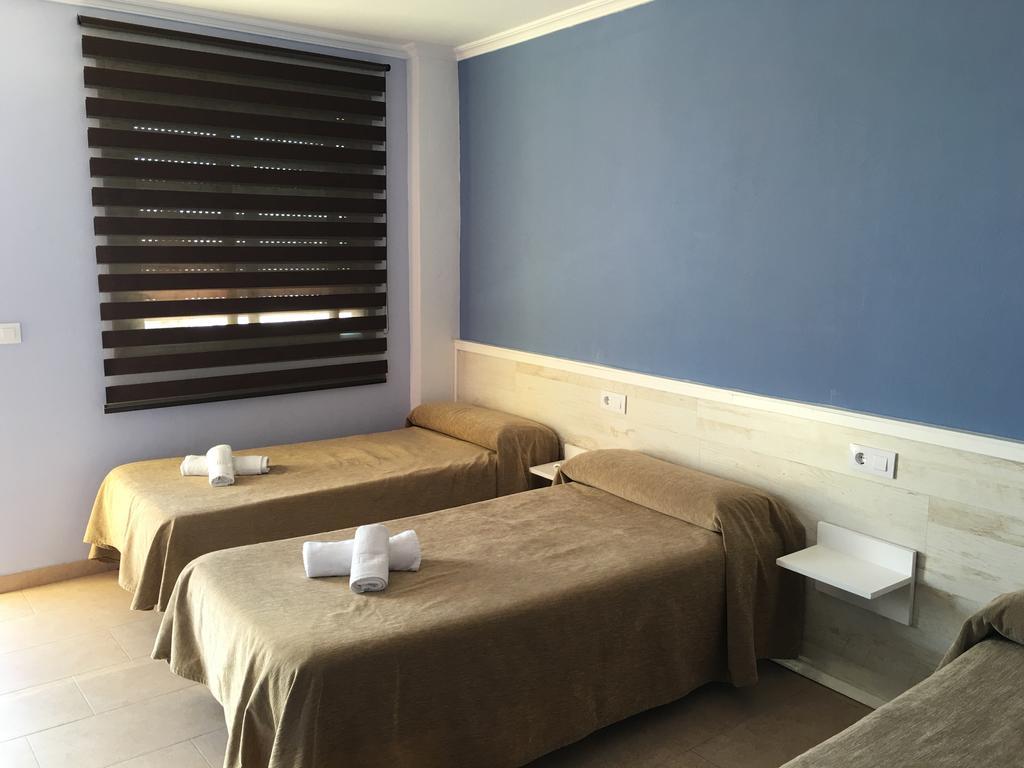 Отель Hostal Tarik Тарифа Экстерьер фото