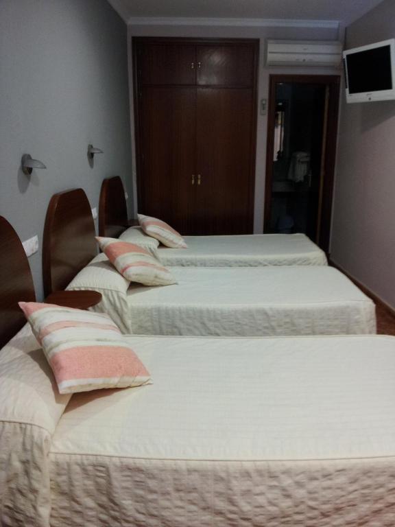 Отель Hostal Tarik Тарифа Экстерьер фото