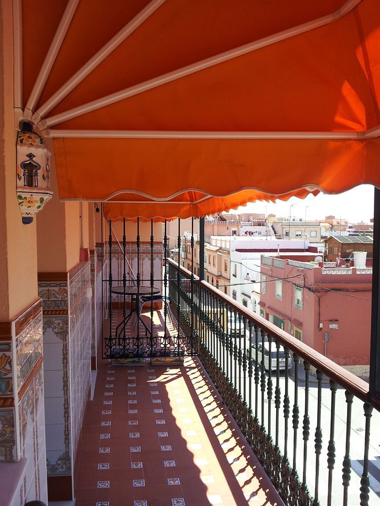 Отель Hostal Tarik Тарифа Экстерьер фото